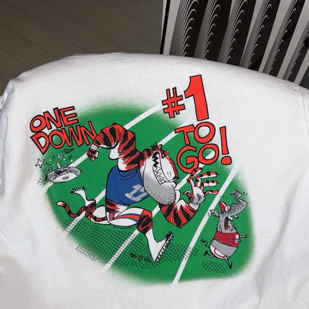 00s Hanes 헤인즈 미식축구 카툰 프린팅 티셔츠 L (100)