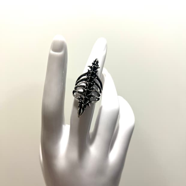 Spine Ring 반지