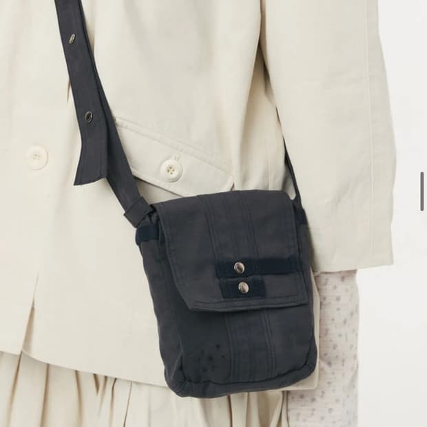 오헤시오 투웨이 미니 크로스백 네이비 / 정가 92,000