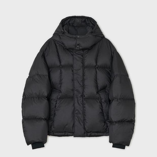 (완전 새상품) 벨리에 크로스라인 후디드 구스다운 립스탑 블랙