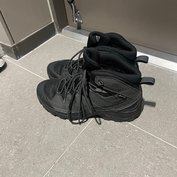 살로몬 퀘스트 로브 하이