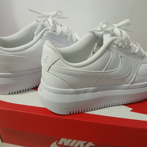 나이키 코트비전 알타 화이트 운동화 여성 245