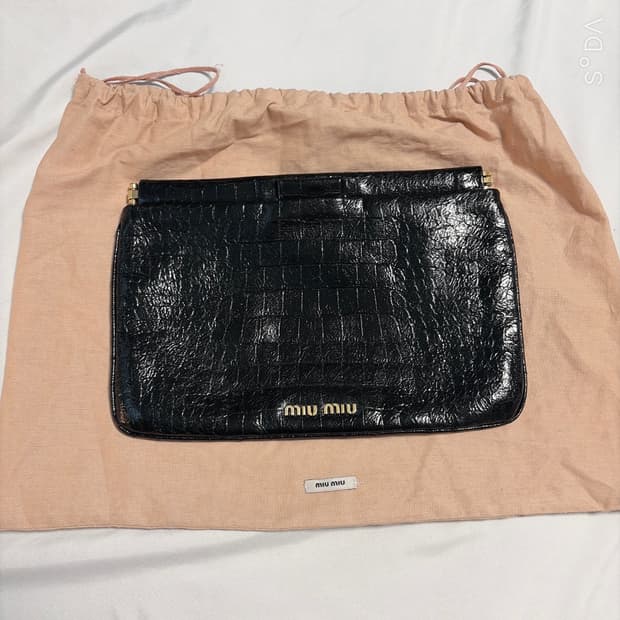 미우미우 블랙 클러치 백 + 더스트백