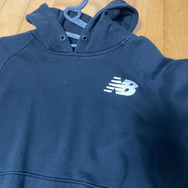 뉴발란스 후드티