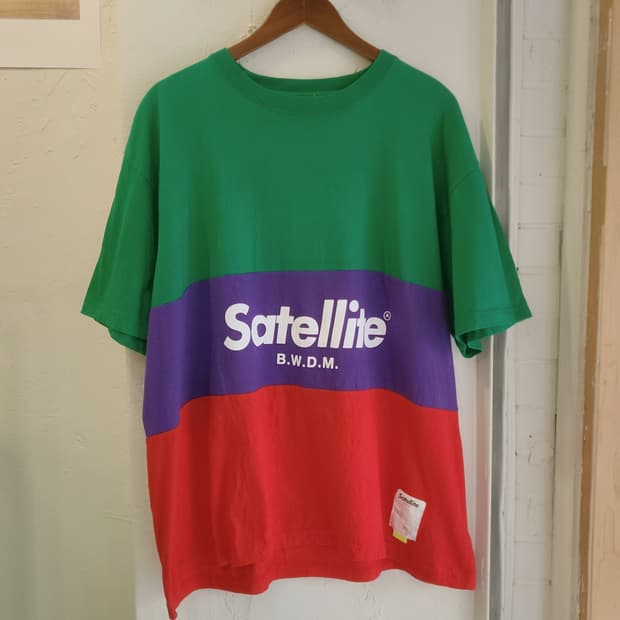 Satellite 배색 반팔티셔츠