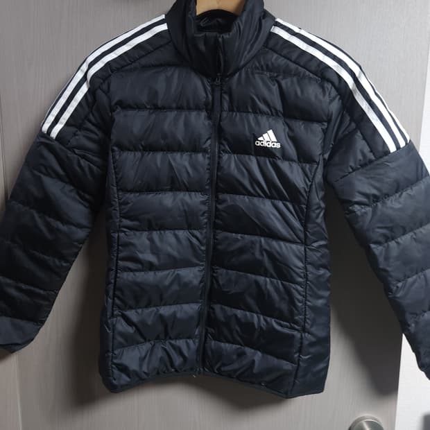 아디다스 경량패딩, M