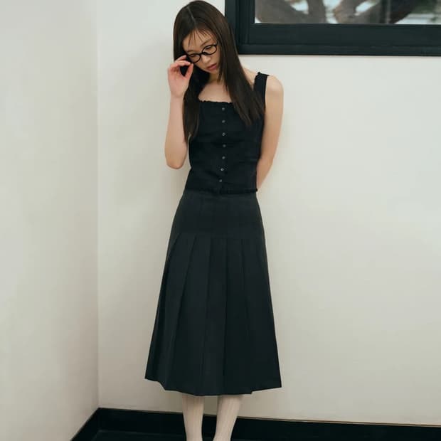 무신사스탠다드 우먼 플리츠 미디 스커트