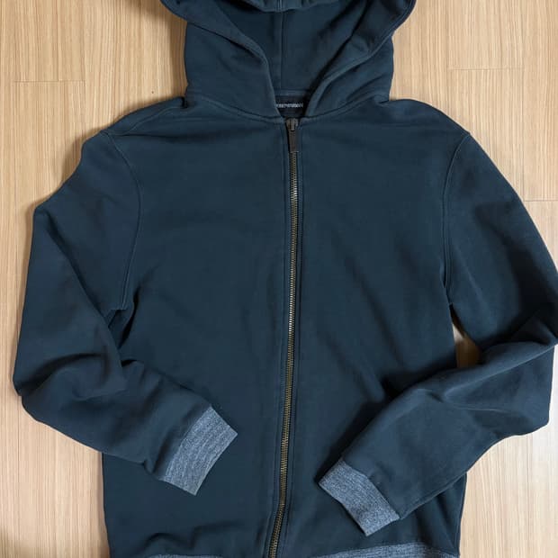 알마니 후드집업