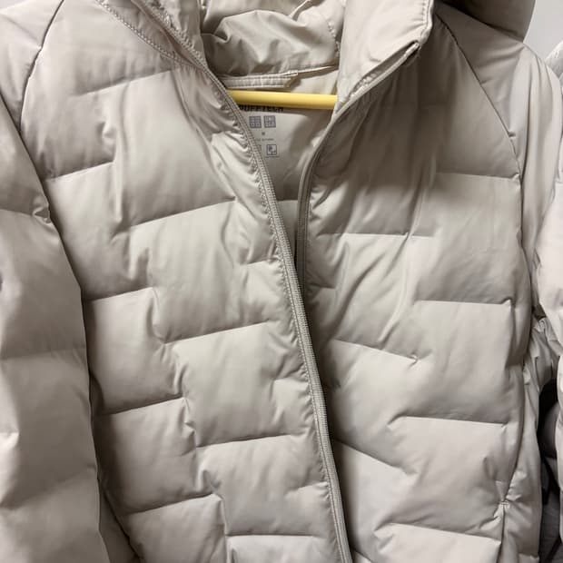유니클로 경량패딩 M