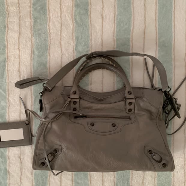 발렌시아가 시티 모터백 그레이 미디움 