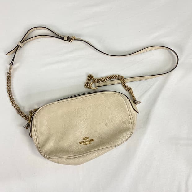 코치 레더 아이보리 체인 크로스백 <85>