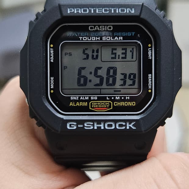 지샥 터프솔라 G-5600E