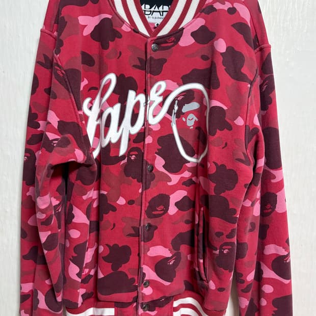 베이프 적계 바시티 자켓