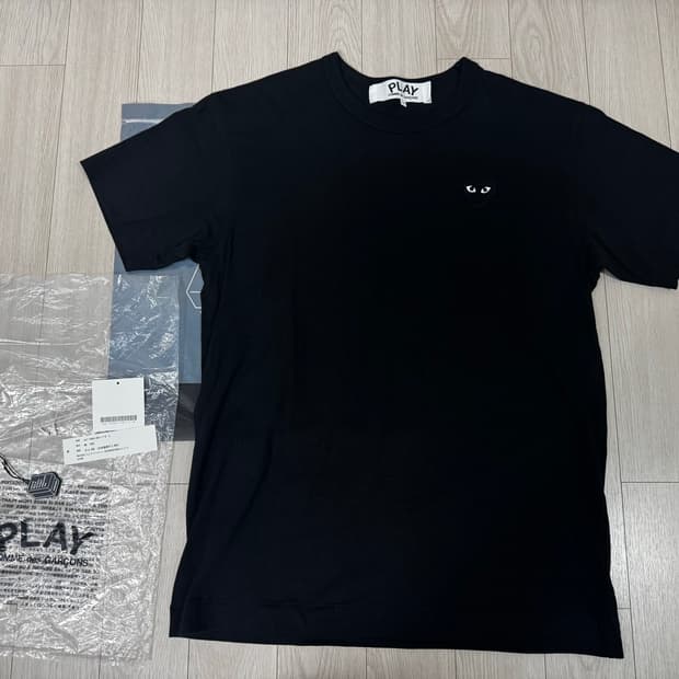 플레이 꼼데가르송 블랙 하트 티셔츠 블랙 판매!! #메종키츠네 아더에러