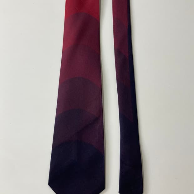 니나리치 넥타이