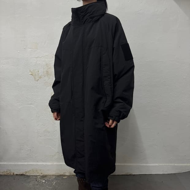 빔즈(BEAMS HEART) 블랙컬러 나일론 몬스터 파카