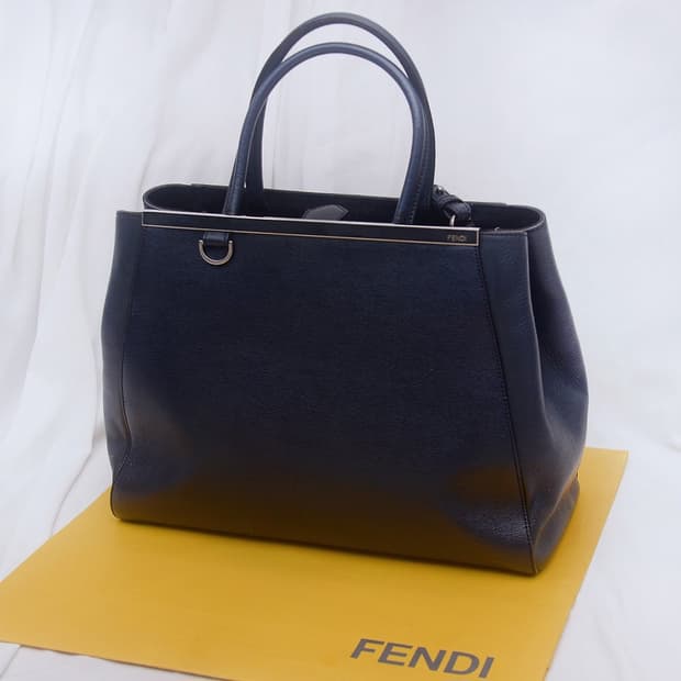 펜디 (FENDI) 투쥬르백 미디움 다크네이비 (토트.숄더)
