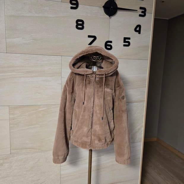 [95] 디스커버리 밍크퍼 여성 후드 자켓
