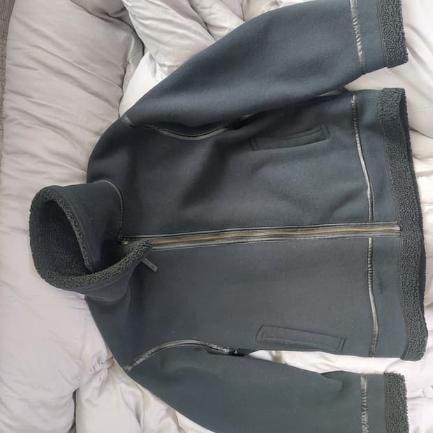 유니클로 jw앤더슨 무스탕후리스 xl