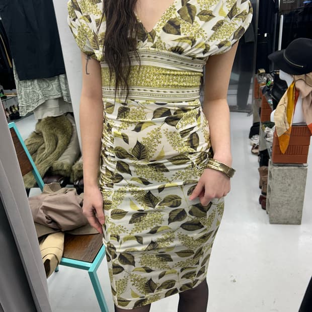 저스트까발리 보태니컬 패턴 브이넥 드레스