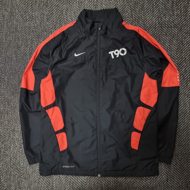 나이키 토탈90 바람막이