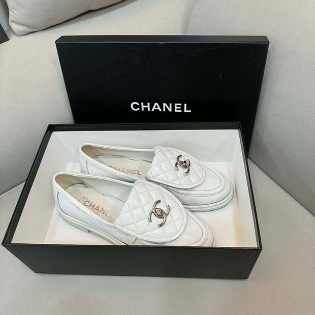 샤넬 CC 퀄팅 턴락 로퍼 37사이즈 