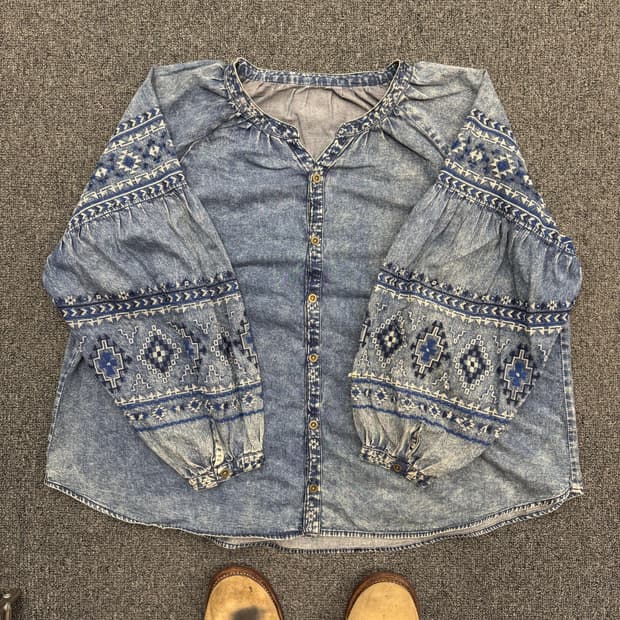 TITICACA 빈티지 나바호 패턴 데님 블라우스 셔츠