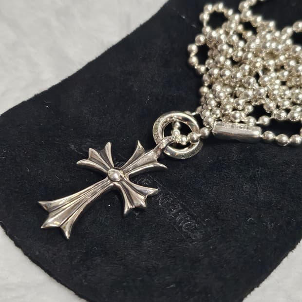 크롬하츠 크로스 펜던트 목걸이