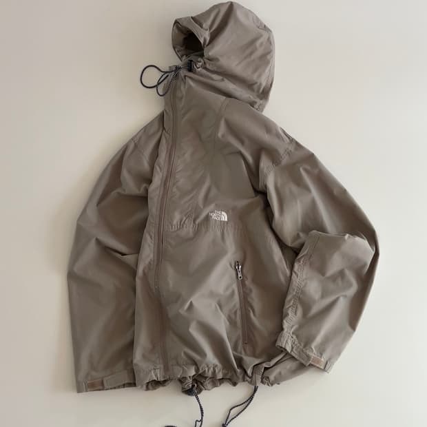 노스페이스 미들로고 바람막이 100