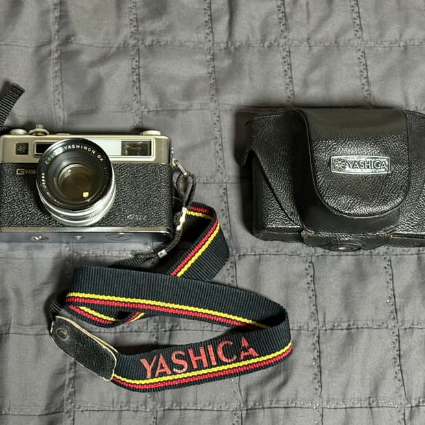 야시카 일렉트로 35 GSN 실버 필름카메라