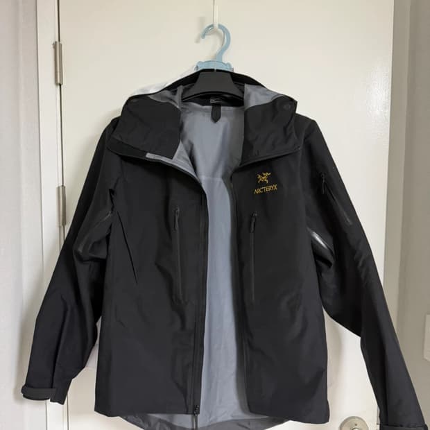 아크테릭스 알파 sv 24k 블랙 (캐나다산) (네고 가능!)