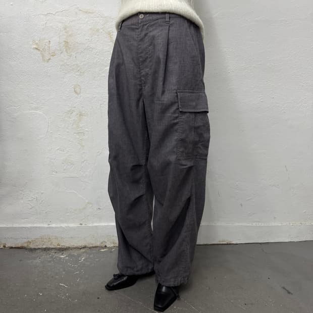 저널스탠다드 차콜컬러 폴리에스터 린넨 혼방 루즈 파라슈트 팬츠