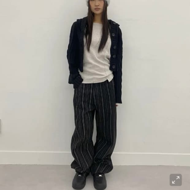 밀로우먼 스트라이프 블랙 벌룬 진(s)