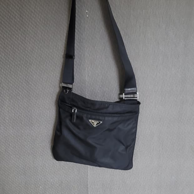 프라다 리나일론 크로스백