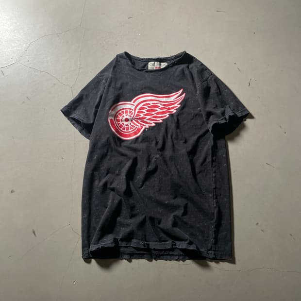  Calhoun  Detroit Red Wings Graphic T