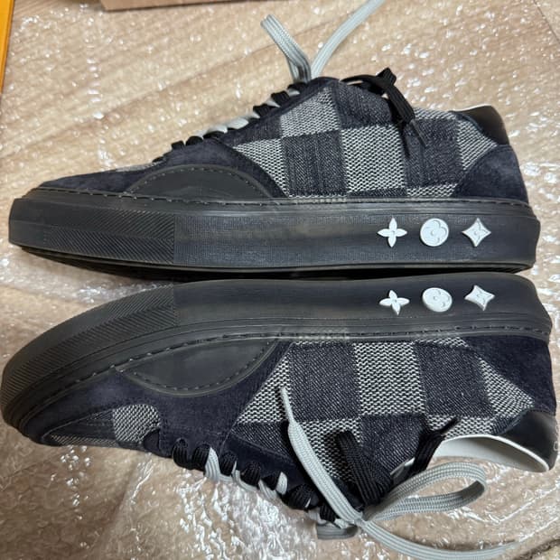 루이비통 다미에 스니커즈 6사이즈 포이즌 감정서포함 ☺️ 상태굳 판매 