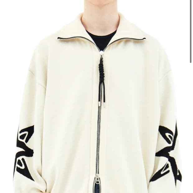 더 아이덴티티 프로젝트 앤시언트 심볼 지퍼 니트 크림