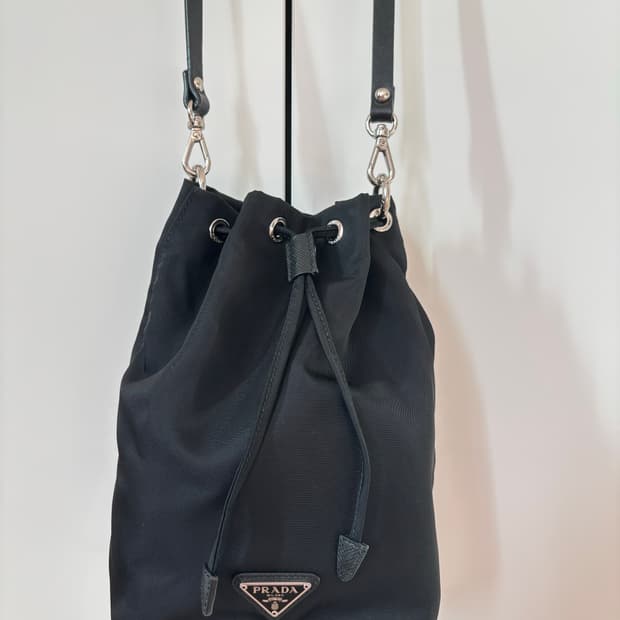 프라다 리나일론 파우치 복조리백