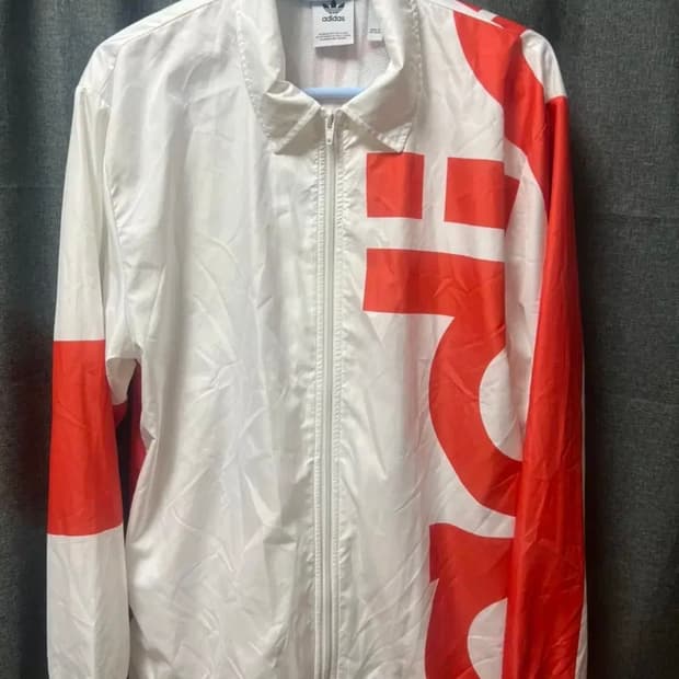 아디다스 바람막이 판매합니다