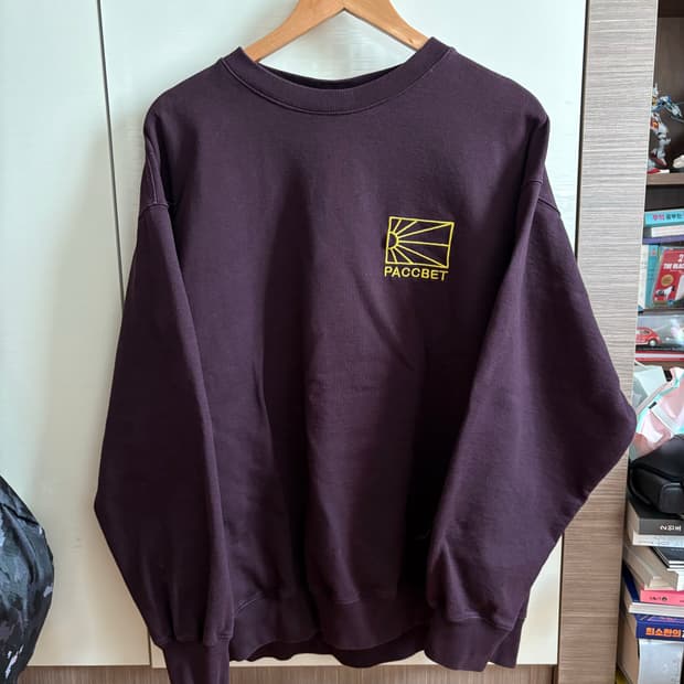 [L] 라스벳 고샤 자수 스웻 버건디