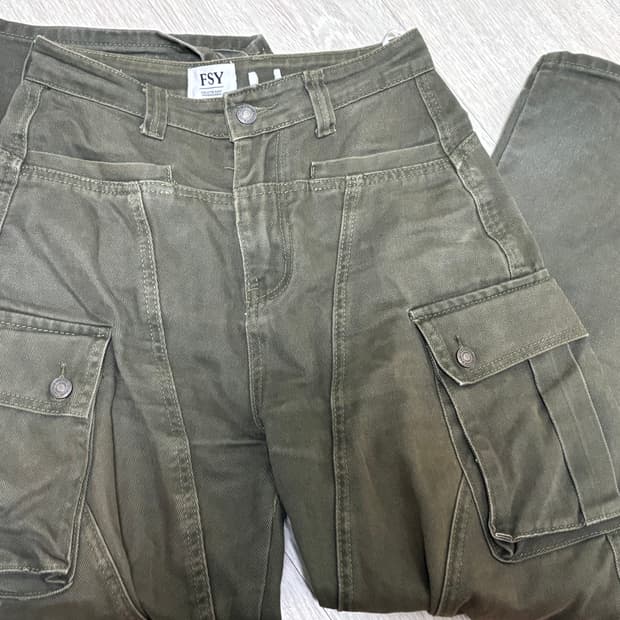 여성 카키 카고팬츠