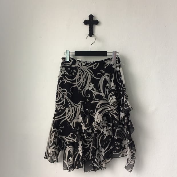 Drop frill point pattern midi skirt
