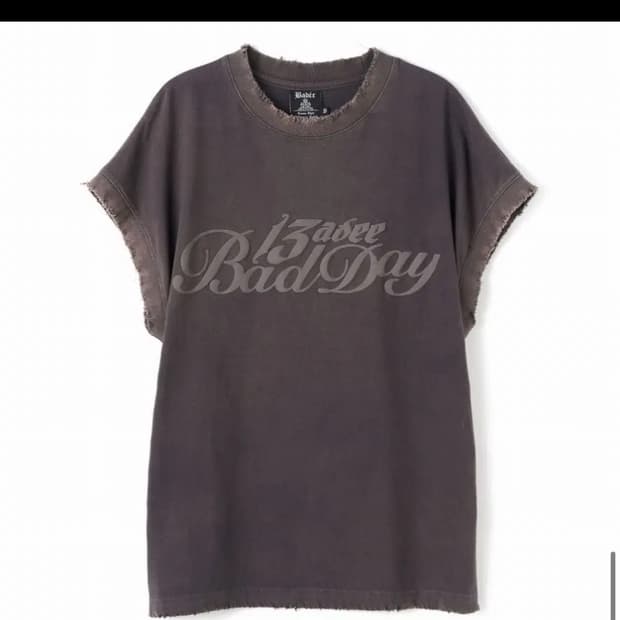 badee 배디 데미지 반팔 티셔츠 차콜