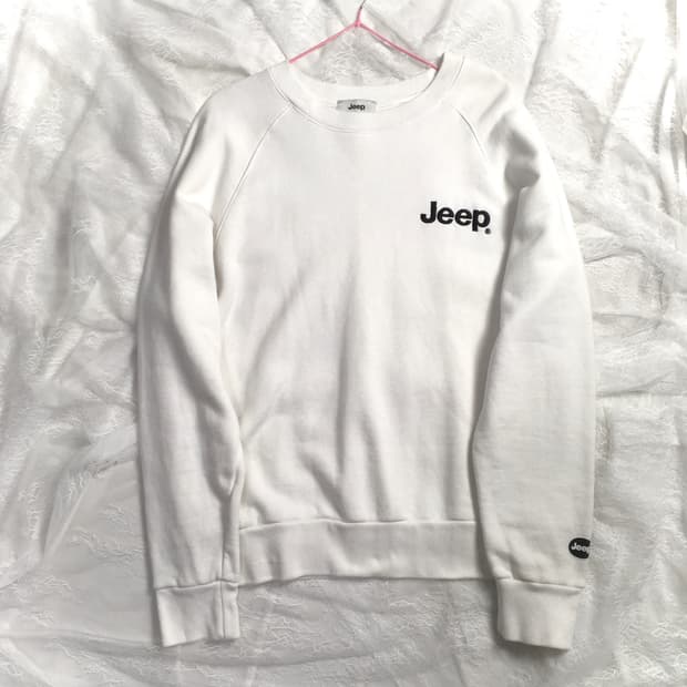 지프 생화이트 맨투맨