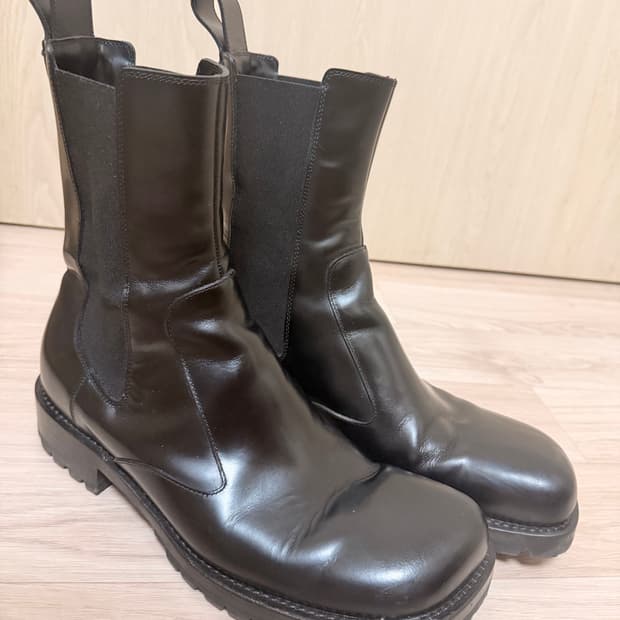 드리스반노튼 21FW squareboots