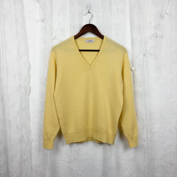 HONMA Soft Yellow Wool V-Neck Knit