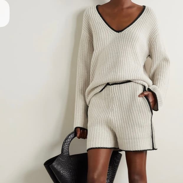 Brouhaha 니트셋업