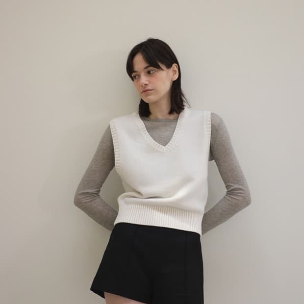 타낫 니트 베스트 아이보리