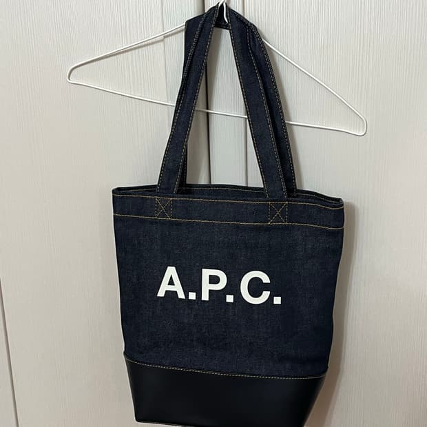 아페쎄 악셀 스몰 토트백(썸백 제공)