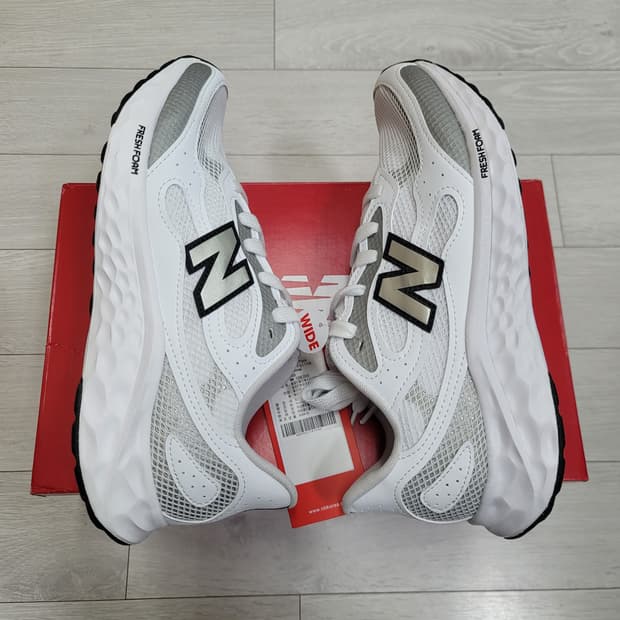 (265)뉴발란스 프레쉬 폼 아리시 럭스 v4 화이트-2E 와이드[대전]